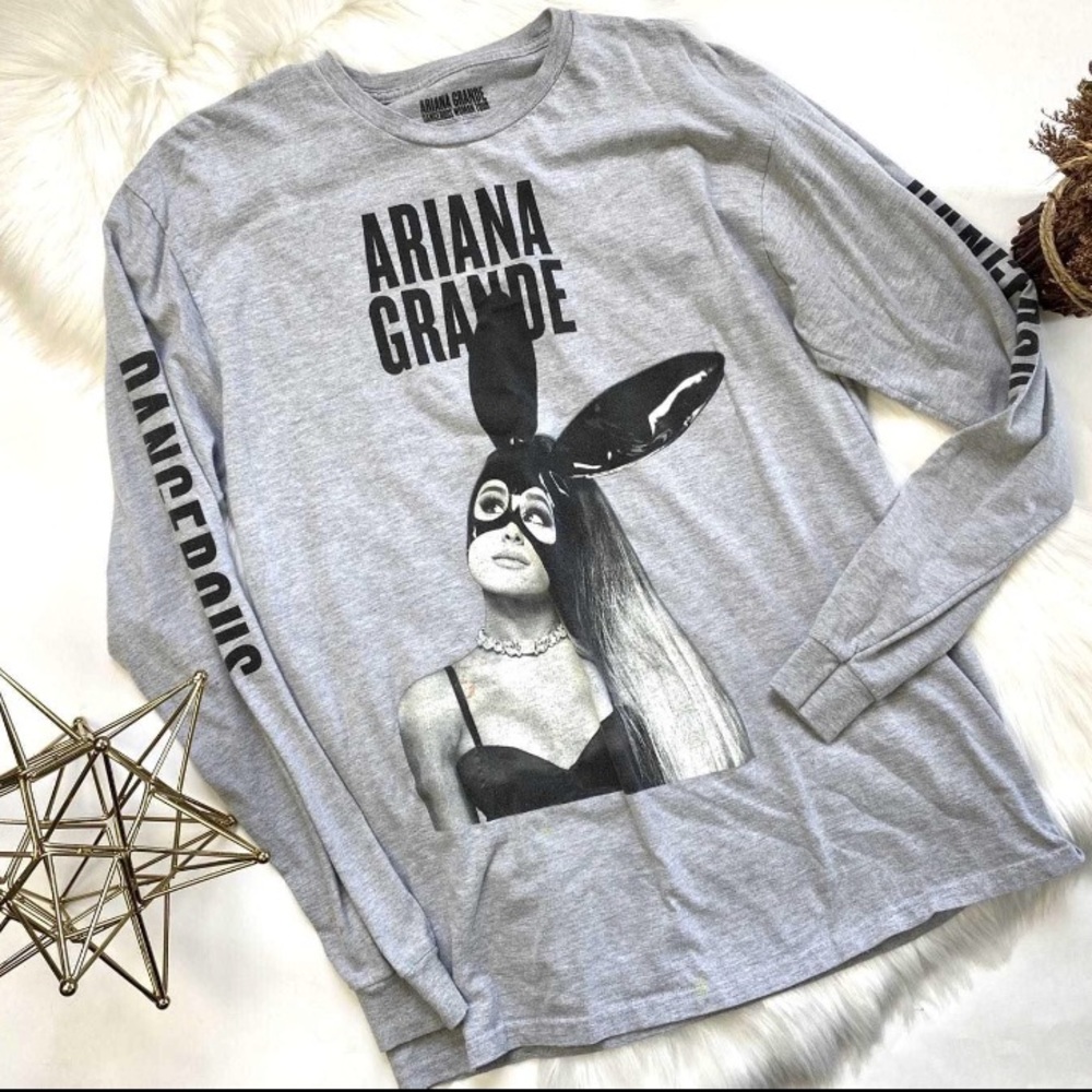 LAST DAY**Ariana Grande long sleeve